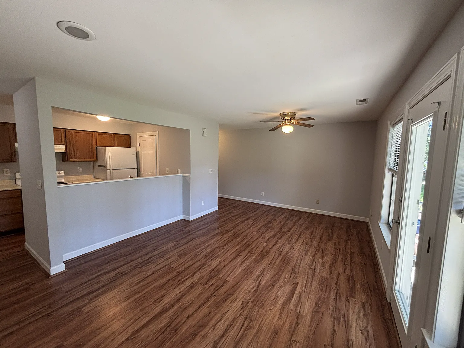 2 bed, 1000 sqft, $1,250 — Photo 3