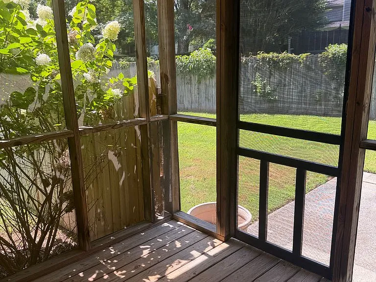 8900 Fox Glen Dr — Photo 10