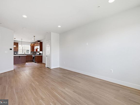 5th image of 12626 Layhill Rd