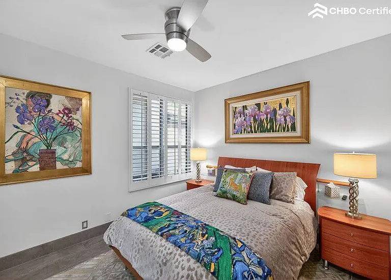 Van Gogh Suite with entry courtyard view