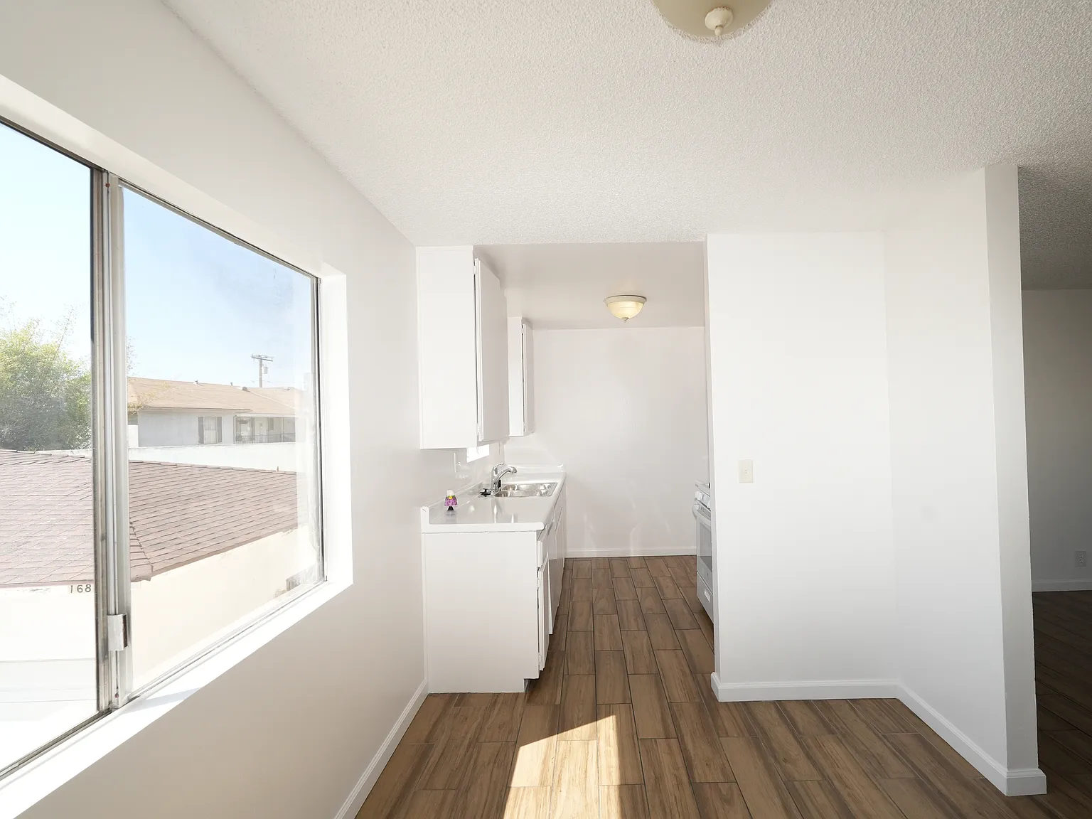 3 bed, $3,200 — Photo 4