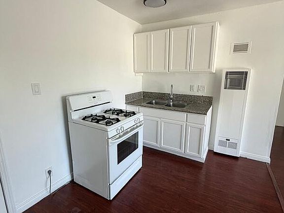 5th image of 1828 W Sumac Ln APT 4