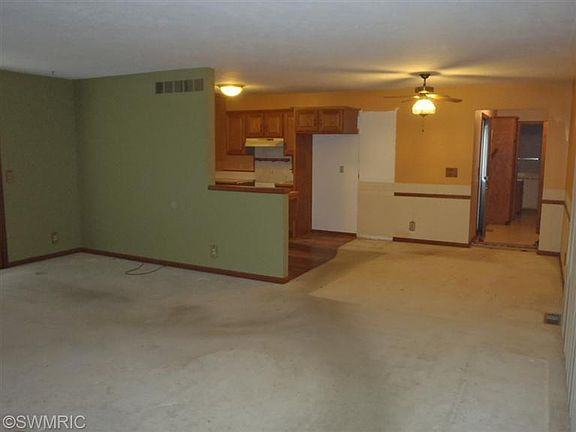 3rd image of 1024 E 12th St