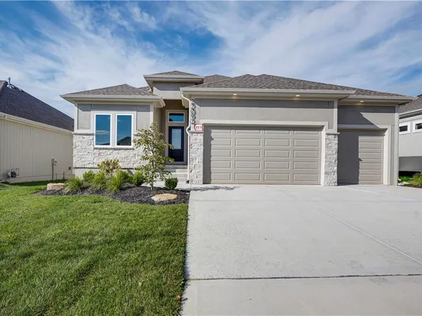 22092 W 94th Ter, Lenexa, KS 66220