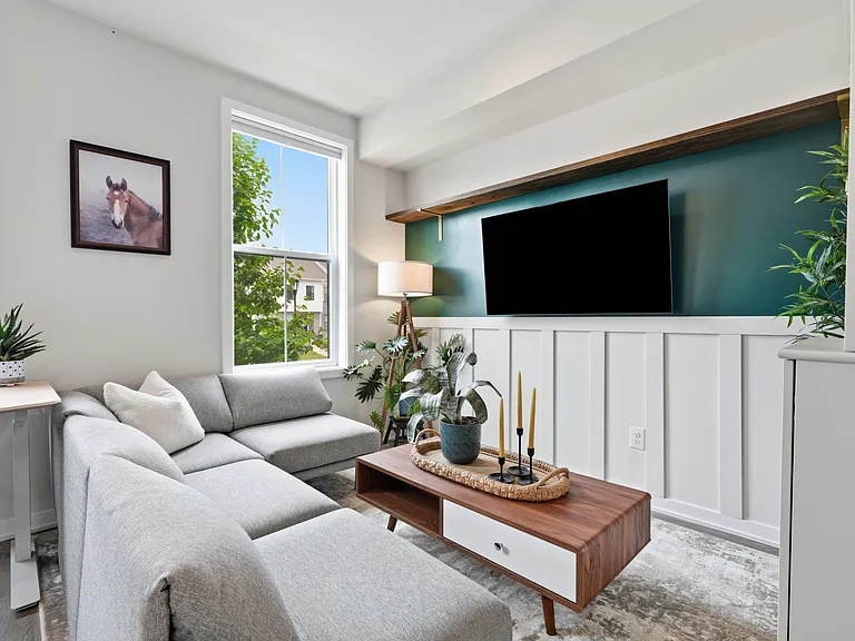 613 Turner Ln — Photo 4