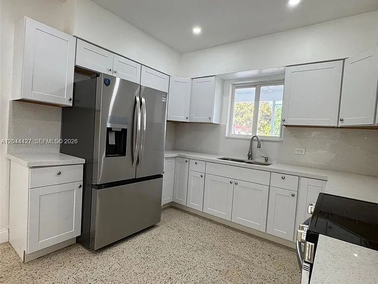 4700 SW 7th St — Photo 5