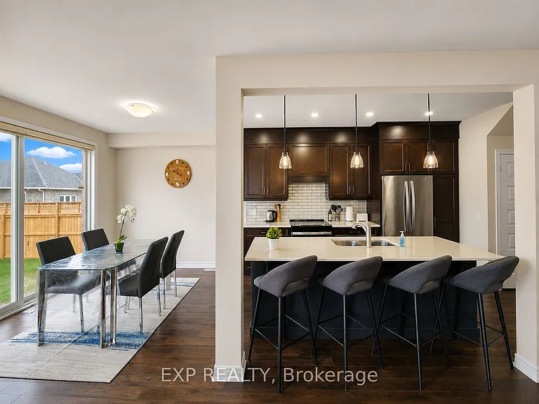 137 Susan Dr — Photo 8