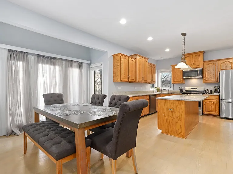 520 N Veterans Pkwy — Photo 13