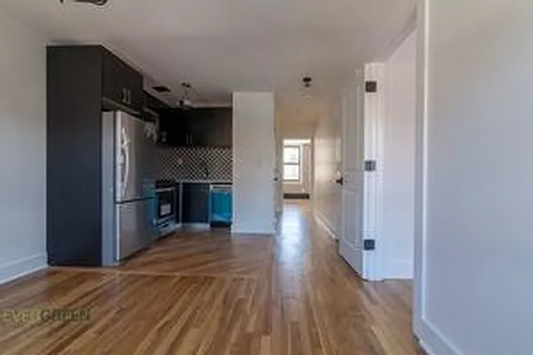 Rented by Evergreen Apartments BK | media 10