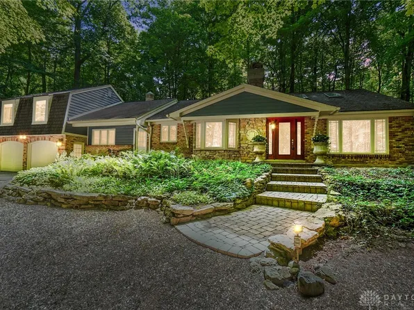 229 Colonial Ln, Dayton, OH 45429