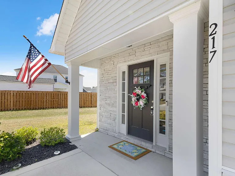 217 Lookout Ln — Photo 6