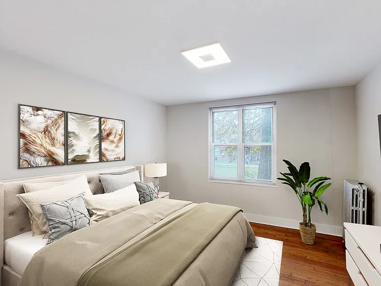 Lindcrest Apartments — Photo 8