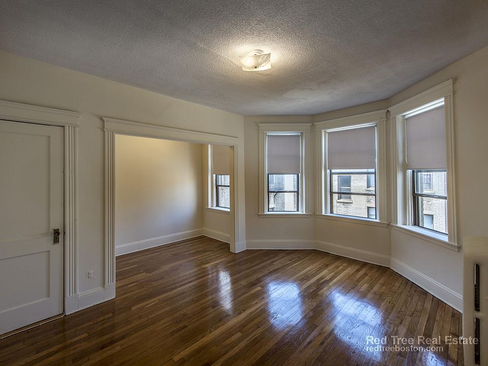 2nd image of 1148 Commonwealth Ave APT 58Z