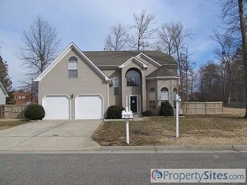 1st image of 908 Holbrook Dr