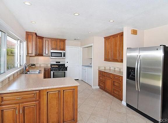 5th image of 4255 E Bainbridge Ave