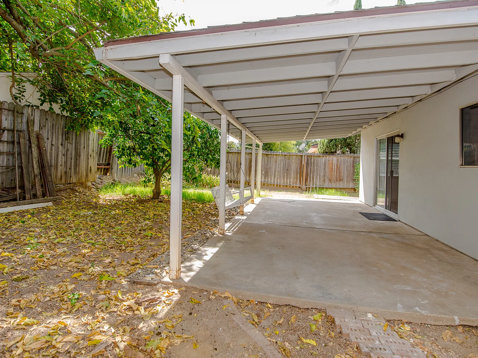 4 bed, 1270 sqft, $2,600 — Photo 1