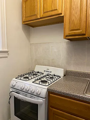 Rented by BSRG Realty | media 9