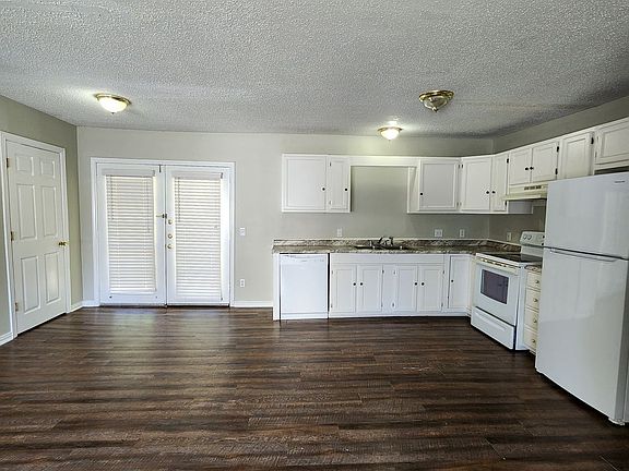 1906 Queen St, Nacogdoches, TX 75964 | Zillow