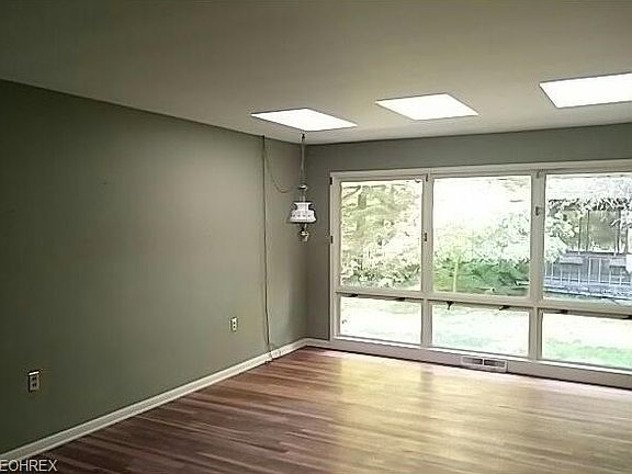 4th image of 49 Cascades Dr