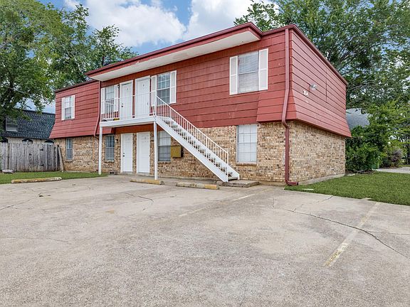 2nd image of 304 College St APT 2