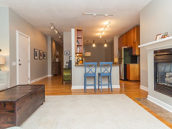 5th image of 4636 N Malden St APT 1N