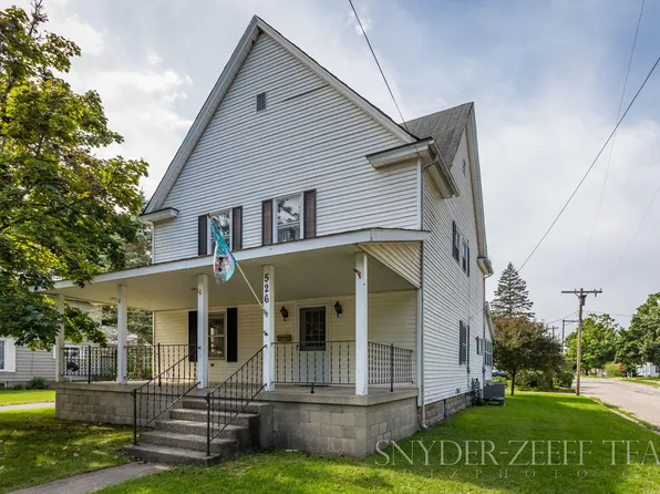 526 N Hudson St, Lowell, MI 49331