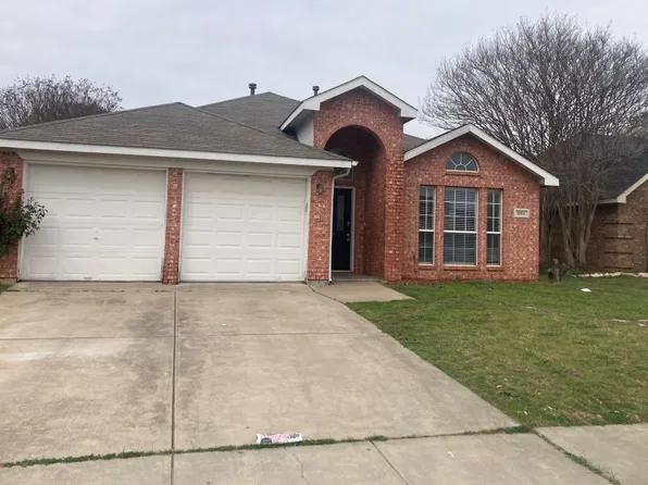 9013 San Joaquin Trl, Fort Worth, TX 76118
