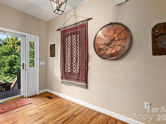 5th image of 212 Blue Ridge Vis