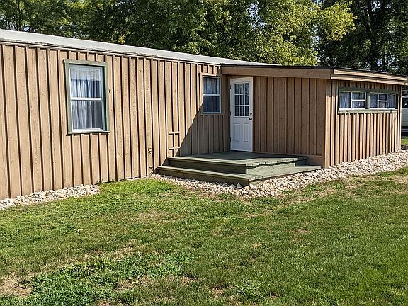 4th image of 118 Brook Ln