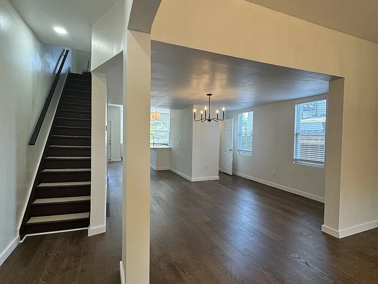 510 Winfield St — Photo 5