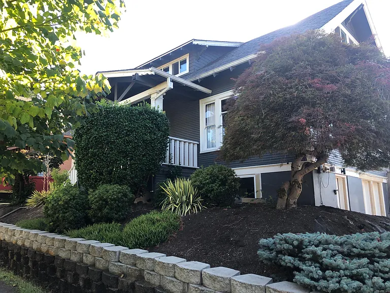 405 SE 22nd Ave — Photo 2
