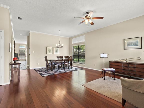 3rd image of 421 Plantation Dr
