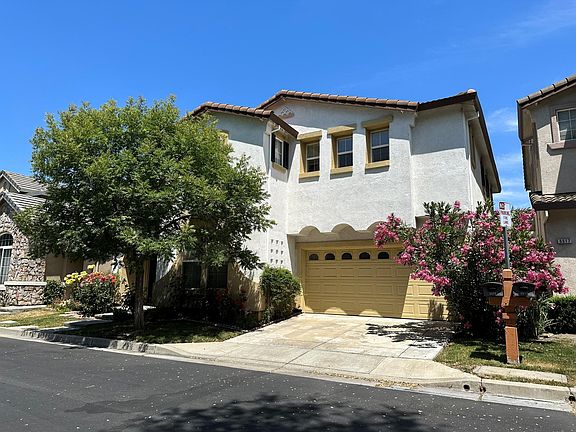 3rd image of 5529 Bellevue Cir
