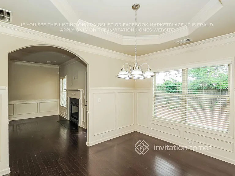3911 Lake Manor Way — Photo 7