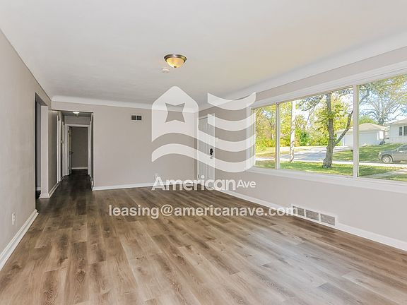 470349_004_wm_-_living_room_13252265.jpg