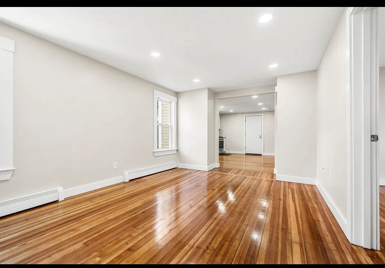 3 bed, 3408 sqft, $2,850 — Photo 4