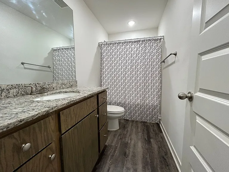 325 Westbrook Ct — Photo 5