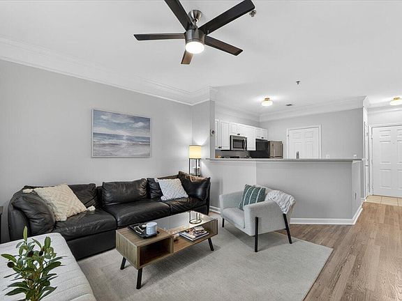 3rd image of 1023 Telfair Way