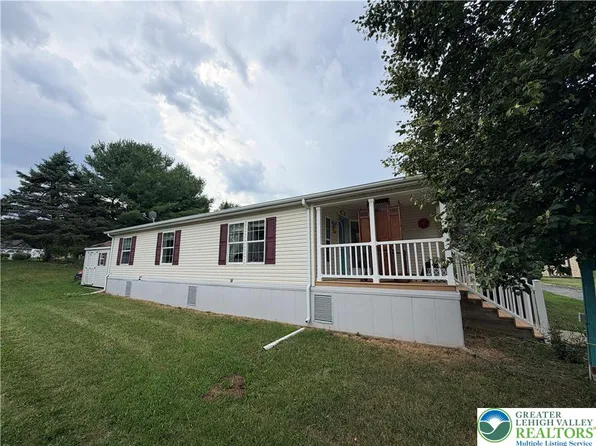 4442 Grey Wolf Ln, Orefield, PA 18069
