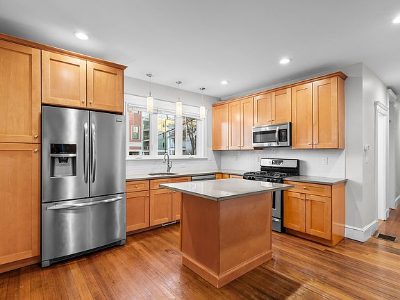 4th image of 71 Williams St #1
