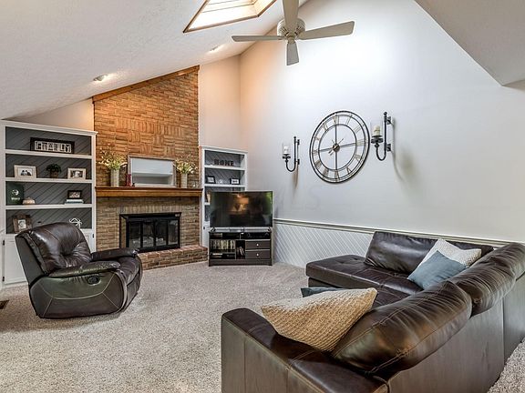 5th image of 7830 Grandley Ct