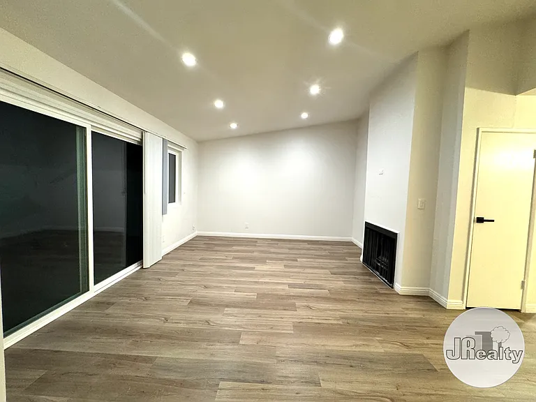 Village Townhomes — Photo 12