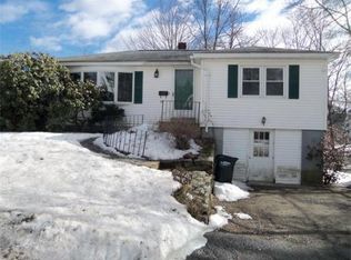 40 Thompson St, Amesbury, MA 01913