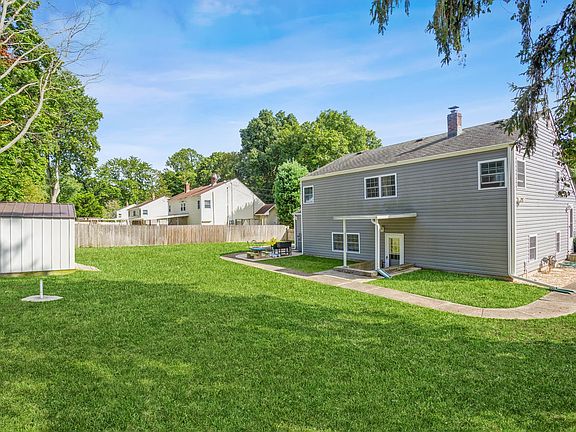 3rd image of 66 Birchbrook Dr