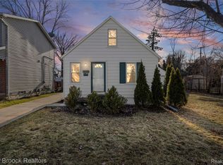 20240 Hollywood St, Harper Woods, MI