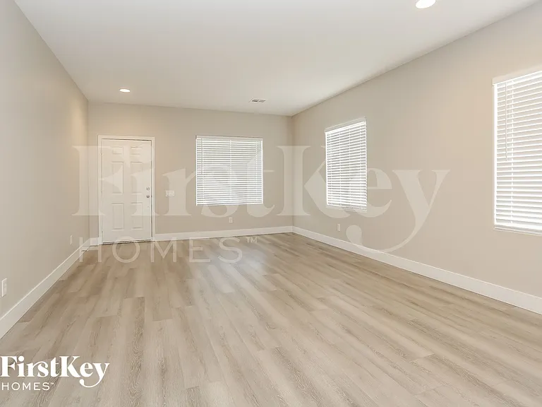 6834 Dovecote Ave — Photo 3