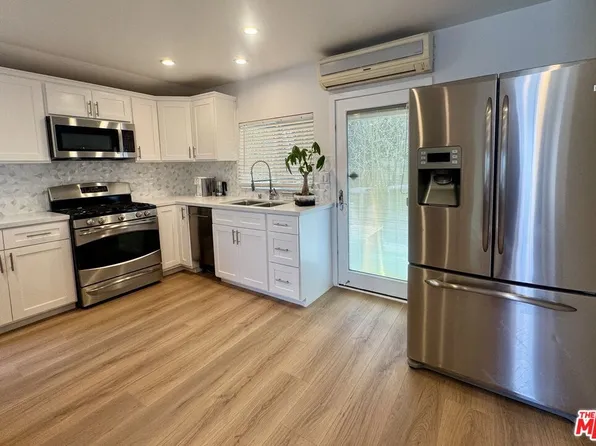 132 N Carson Rd #A, Beverly Hills, CA 90211