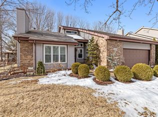 1308 Featherstone Rd, Rockford, IL 61107