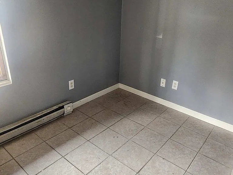 524 E Ridgely Ave — Photo 6