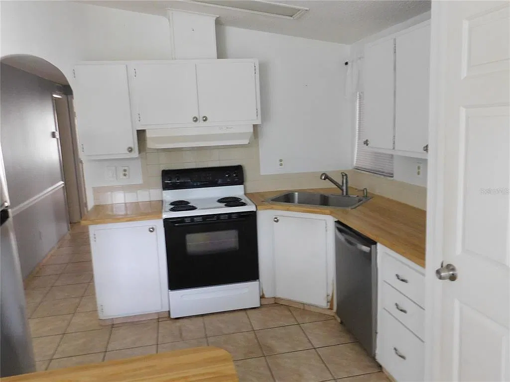 2 bed, 2.0 bath, 1144 sqft, $1,300 — Photo 4